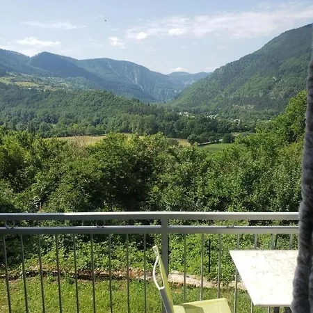 A L'entree Des Gorges Du Tarn